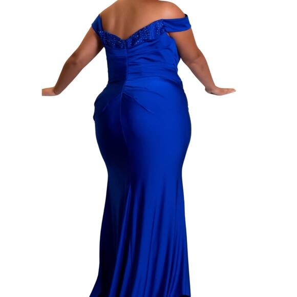 Plus Size Prom Dress Size 22: Royal Blue Off-Shoulder Gown - Picture 3 of 10